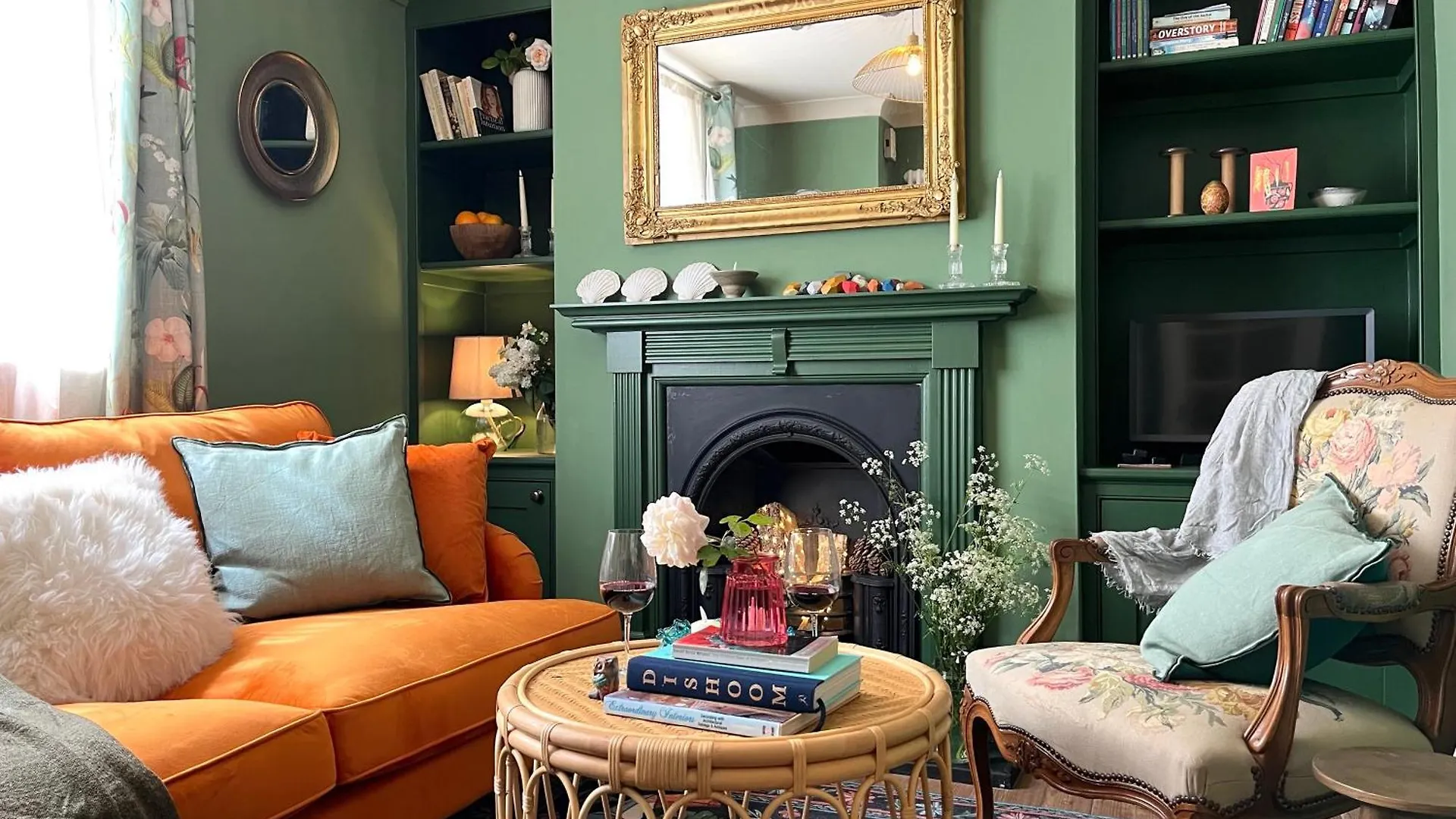 Cute Georgian Cottage, Central, Newly Renovated location